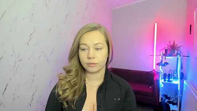 Snapshot of holly_xglam chatting on November 2025 09:26:01 PM holly xglam online show from November 2025 09:26:01 PM