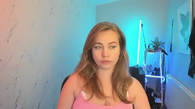 Snapshot of holly_xglam chatting on October 2025 06:08:01 PM holly xglam online show from October 2025 06:08:01 PM