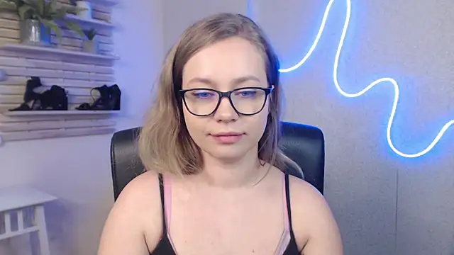 Snapshot of holly_xglam chatting on March 2025 04:24:02 AM holly xglam online show from March 2025 04:24:02 AM