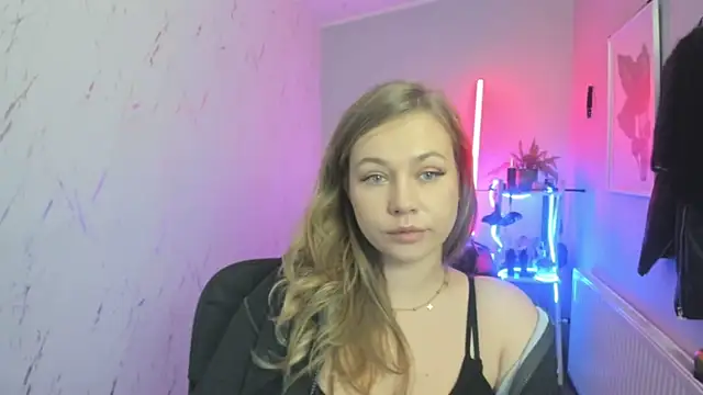 Snapshot of holly_xglam chatting on November 2025 08:53:01 PM holly xglam online show from November 2025 08:53:01 PM