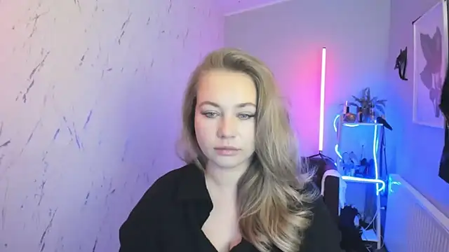 Snapshot of holly_xglam chatting on October 2025 06:10:01 PM holly xglam online show from October 2025 06:10:01 PM