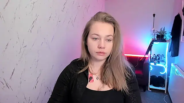 holly xglam online show from March 2026 07:21:01 PM