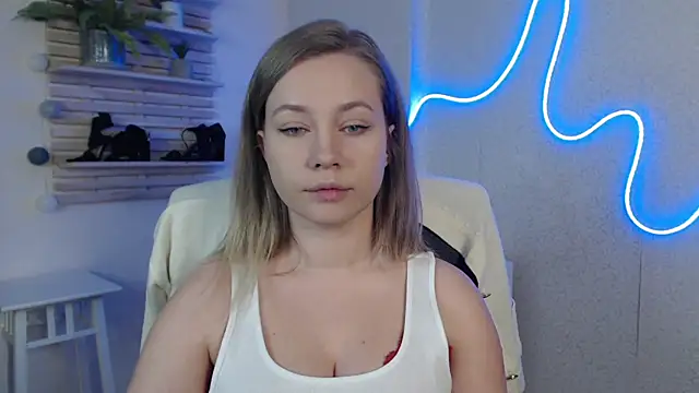 Snapshot of holly_xglam chatting on March 2025 12:20:02 AM holly xglam online show from March 2025 12:20:02 AM