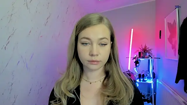 Snapshot of holly_xglam chatting on November 2025 08:34:01 PM holly xglam online show from November 2025 08:34:01 PM