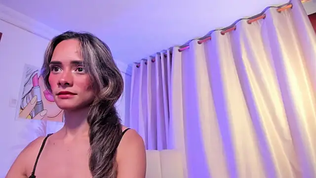 SkiinnyAna online show from December 2025 07:37:02 PM