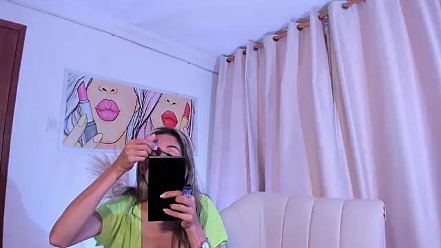 SkiinnyAna online show from March 2026 07:40:02 PM