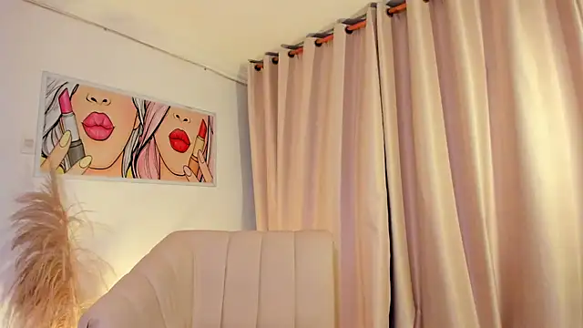 SkiinnyAna online show from December 2025 07:35:01 PM