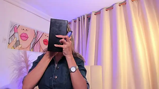 SkiinnyAna online show from March 2026 07:35:01 PM