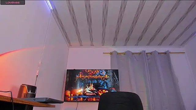 Snapshot of bower_and_colucci chatting on October 2025 11:38:02 PM bower and colucci online show from October 2025 11:38:02 PM