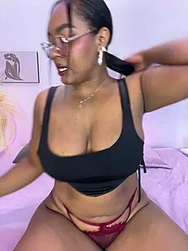 Snapshot of Esmeralda_Duarte chatting on May 2026 05:05:02 AM Esmeralda Duarte online show from May 2026 05:05:02 AM