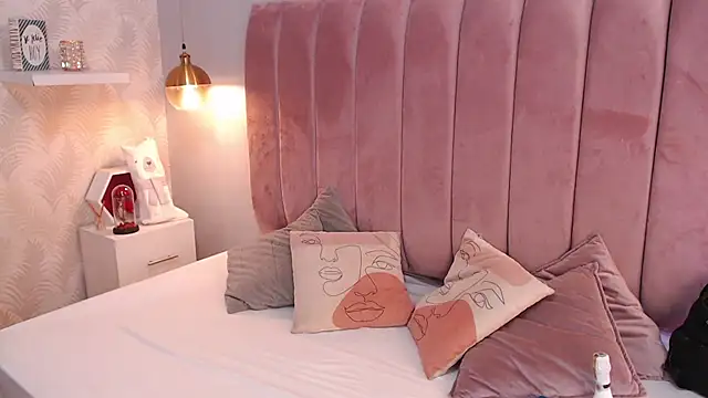 LeenaBrown online show from March 2026 12:37:02 PM