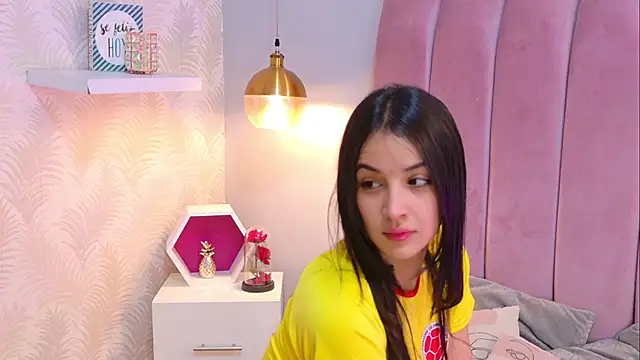 Snapshot of LeenaBrown chatting on June 2026 12:37:02 PM LeenaBrown online show from June 2026 12:37:02 PM