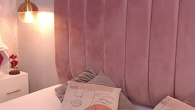 LeenaBrown online show from April 2026 12:42:01 PM