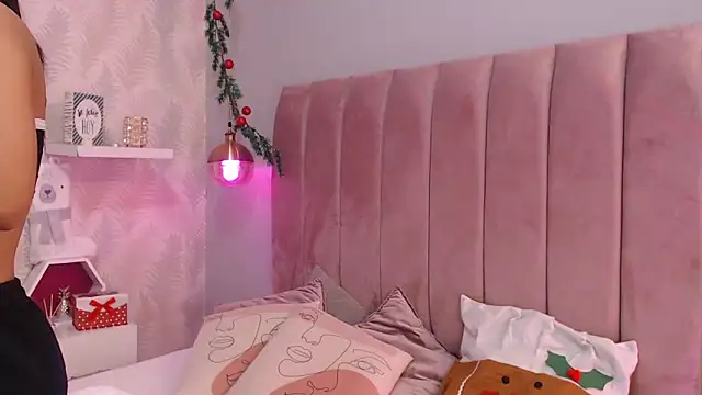 LeenaBrown online show from December 2025 11:36:01 AM