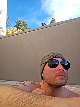 Snapshot of JeepinAround chatting on October 2025 03:01:01 PM JeepinAround online show from October 2025 03:01:01 PM