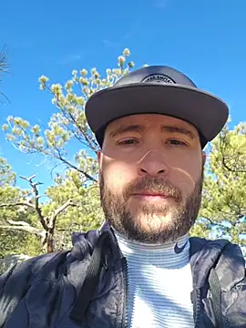 Snapshot of JeepinAround chatting on December 2025 05:41:02 PM JeepinAround online show from December 2025 05:41:02 PM