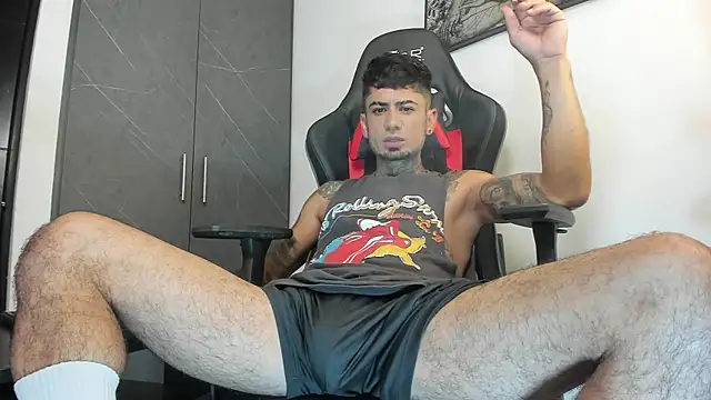 Snapshot of sergiio_mesa27 chatting on October 2025 01:34:02 PM sergiio mesa27 online show from October 2025 01:34:02 PM
