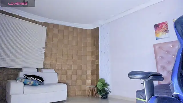 Lissalittlee online show from November 2025 08:02:01 PM