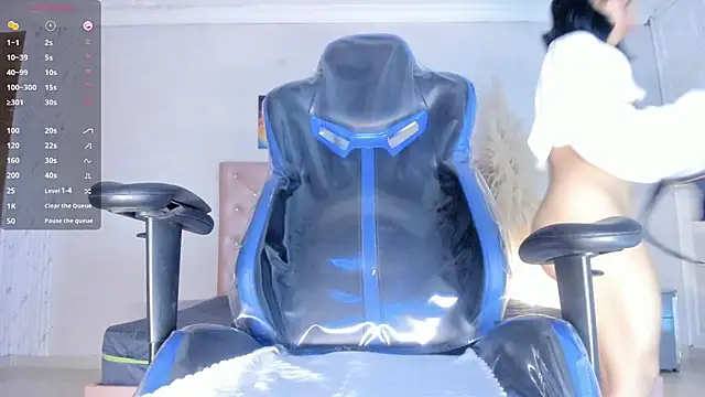 Lissalittlee online show from November 2025 07:58:01 PM