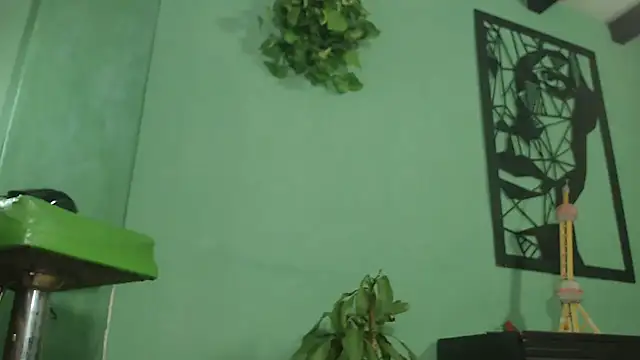 thirstymoonxx online show from September 2025 03:18:01 AM