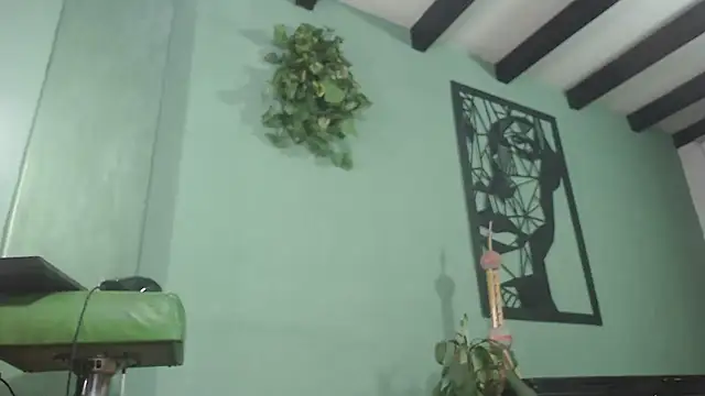 thirstymoonxx online show from November 2025 04:23:01 AM