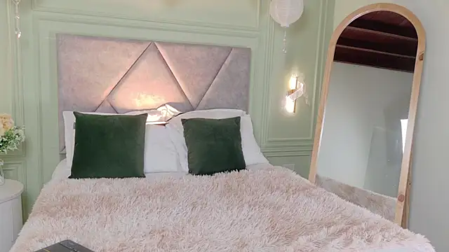  Miss Kimm online show from January 2026 12:00:01 PM