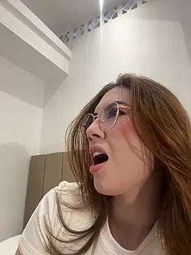  Miss Kimm online show from March 2026 12:28:02 PM