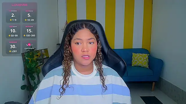 Snapshot of Cristal_War chatting on October 2025 11:14:01 PM Cristal War online show from October 2025 11:14:01 PM