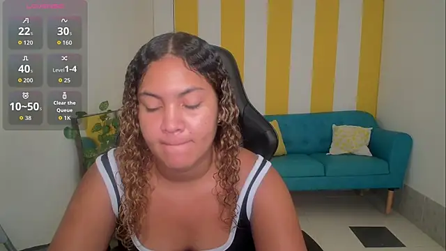 Snapshot of Cristal_War chatting on November 2025 11:09:01 PM Cristal War online show from November 2025 11:09:01 PM