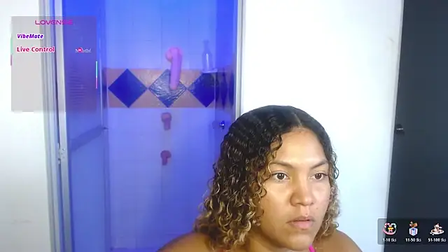 Snapshot of Cristal_War chatting on December 2025 08:32:02 PM Cristal War online show from December 2025 08:32:02 PM