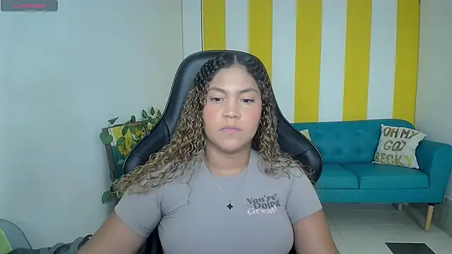 Snapshot of Cristal_War chatting on November 2025 11:08:02 PM Cristal War online show from November 2025 11:08:02 PM