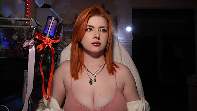 Snapshot of Chriss_Fox chatting on February 2025 03:21:01 PM Chriss Fox online show from February 2025 03:21:01 PM