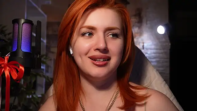 Snapshot of Chriss_Fox chatting on February 2025 06:26:01 PM Chriss Fox online show from February 2025 06:26:01 PM