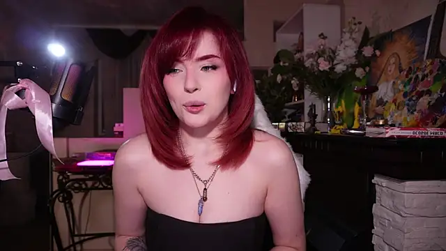 Snapshot of Chriss_Fox chatting on December 2025 04:30:01 PM Chriss Fox online show from December 2025 04:30:01 PM