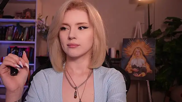 Chriss Fox online show from April 2026 03:24:01 PM