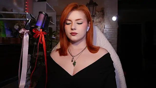 Snapshot of Chriss_Fox chatting on February 2025 06:26:02 PM Chriss Fox online show from February 2025 06:26:02 PM