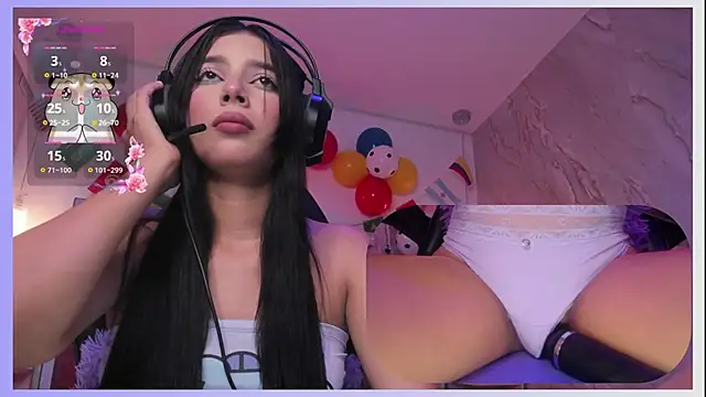 Snapshot of SweetieCloe_ chatting on June 2026 09:23:01 PM SweetieCloe online show from June 2026 09:23:01 PM