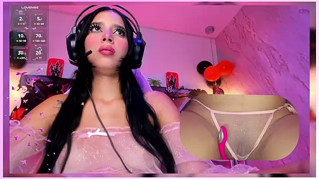 Snapshot of SweetieCloe_ chatting on October 2025 09:14:01 PM SweetieCloe online show from October 2025 09:14:01 PM