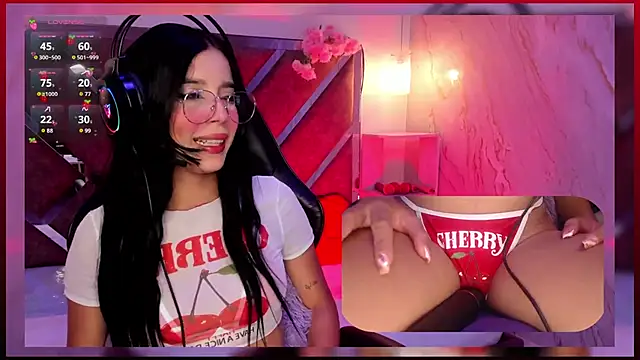 SweetieCloe  online show from October 2025 09:05:01 PM