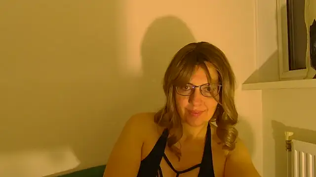 Ella Next Door online show from September 2025 10:04:02 PM