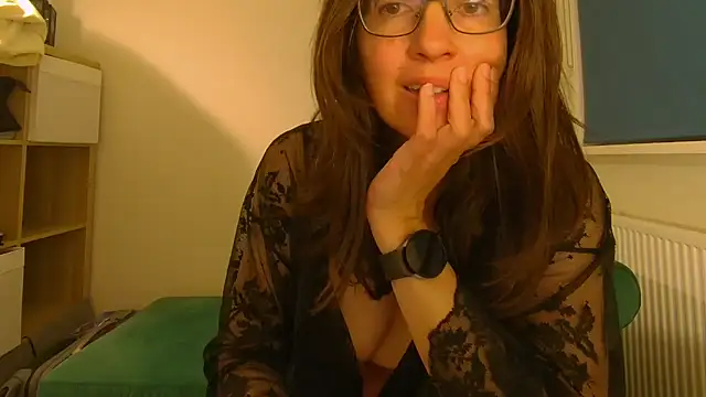 Ella Next Door online show from May 2026 08:57:01 PM