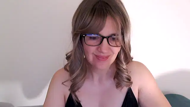 Ella Next Door online show from September 2025 08:59:01 PM