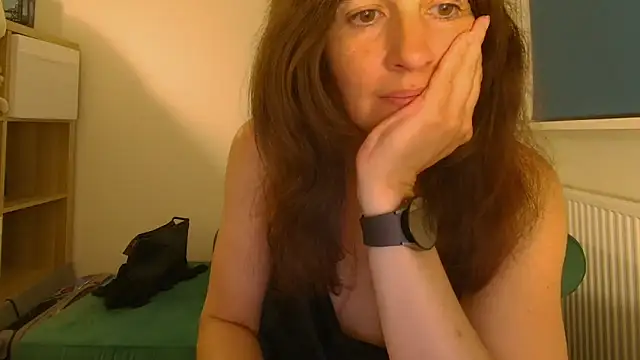 Ella Next Door online show from May 2026 09:32:02 PM