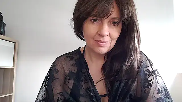 Ella Next Door online show from January 2026 01:07:01 PM