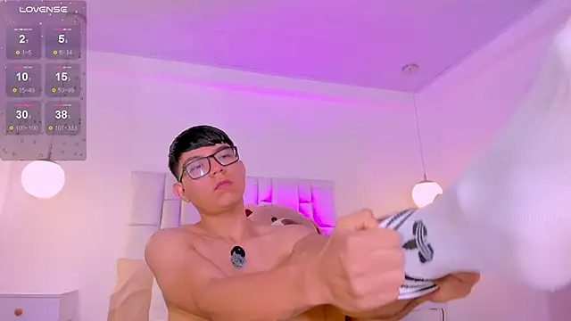 CodyTwink online show from June 2026 03:44:01 PM