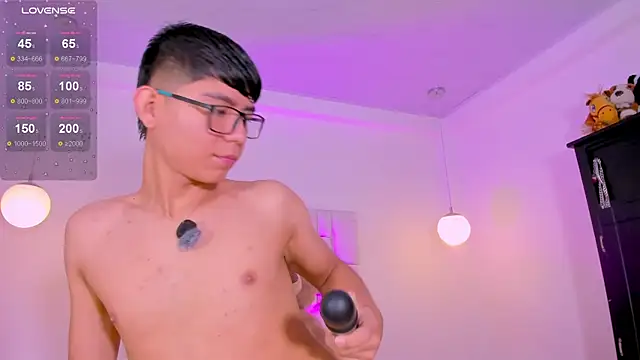 CodyTwink online show from May 2026 01:03:01 PM