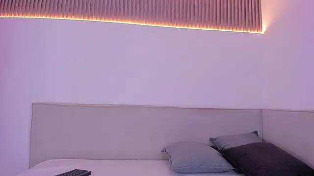 jasminehill  online show from February 2026 01:29:01 PM