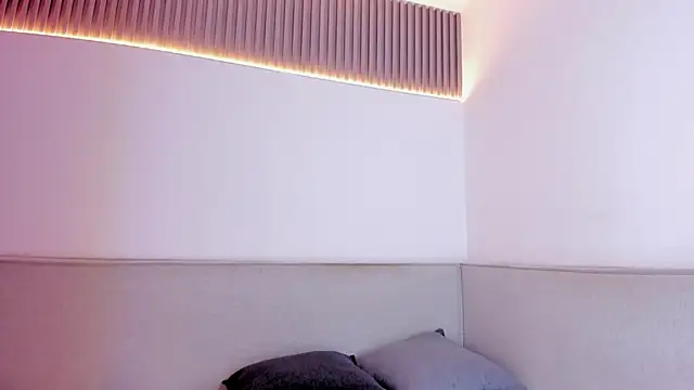 jasminehill  online show from February 2026 01:44:01 PM