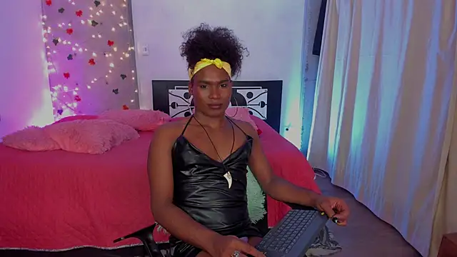 Snapshot of blackbarbietrans chatting on January 2025 02:22:01 AM blackbarbietrans online show from January 2025 02:22:01 AM