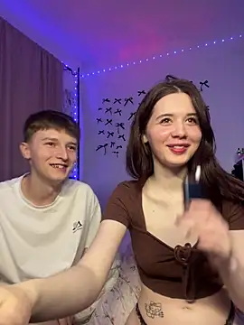 CoddleWeeper  online show from April 2026 04:24:02 PM